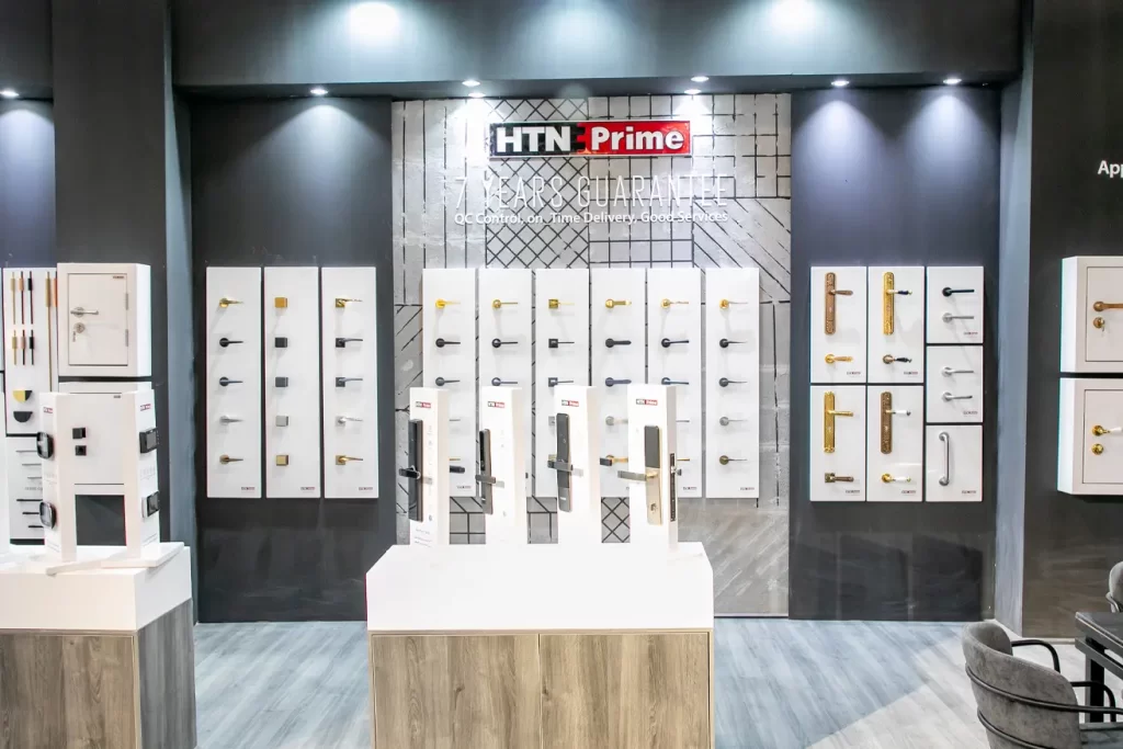 غرفه HTN در نمایشگاه